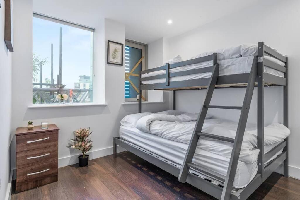 Sleep 7 20 Mins From London Waterloo Bp65 Londres Exterior foto